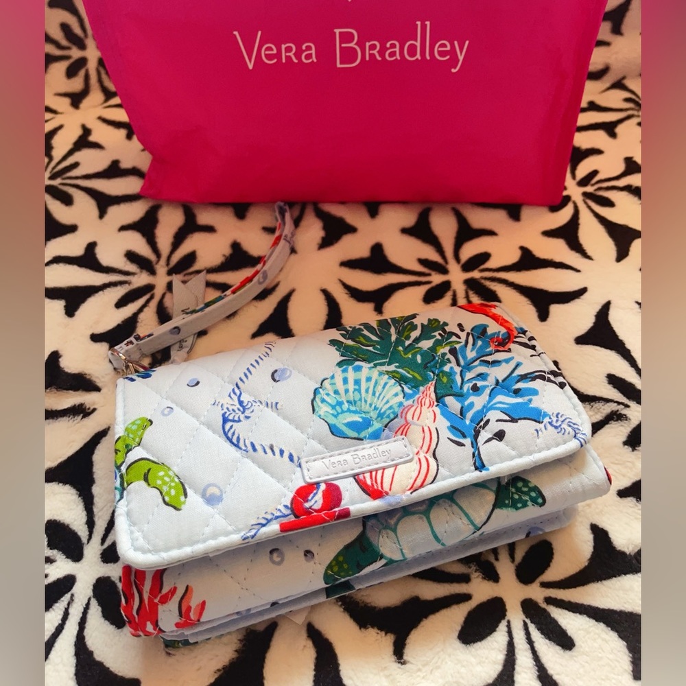 Brand new avera Bradley RFID Smartphone Wristlet